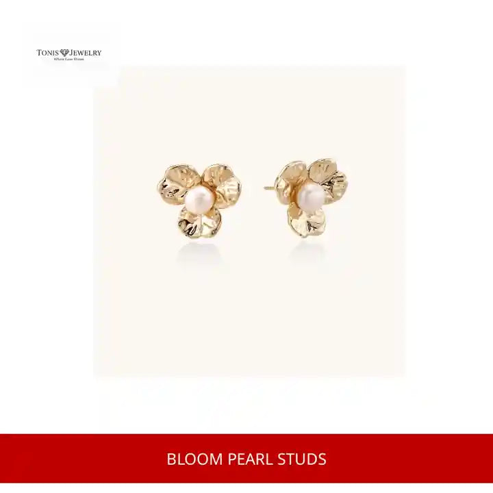 Bloom Pearl Studs by@Outfy